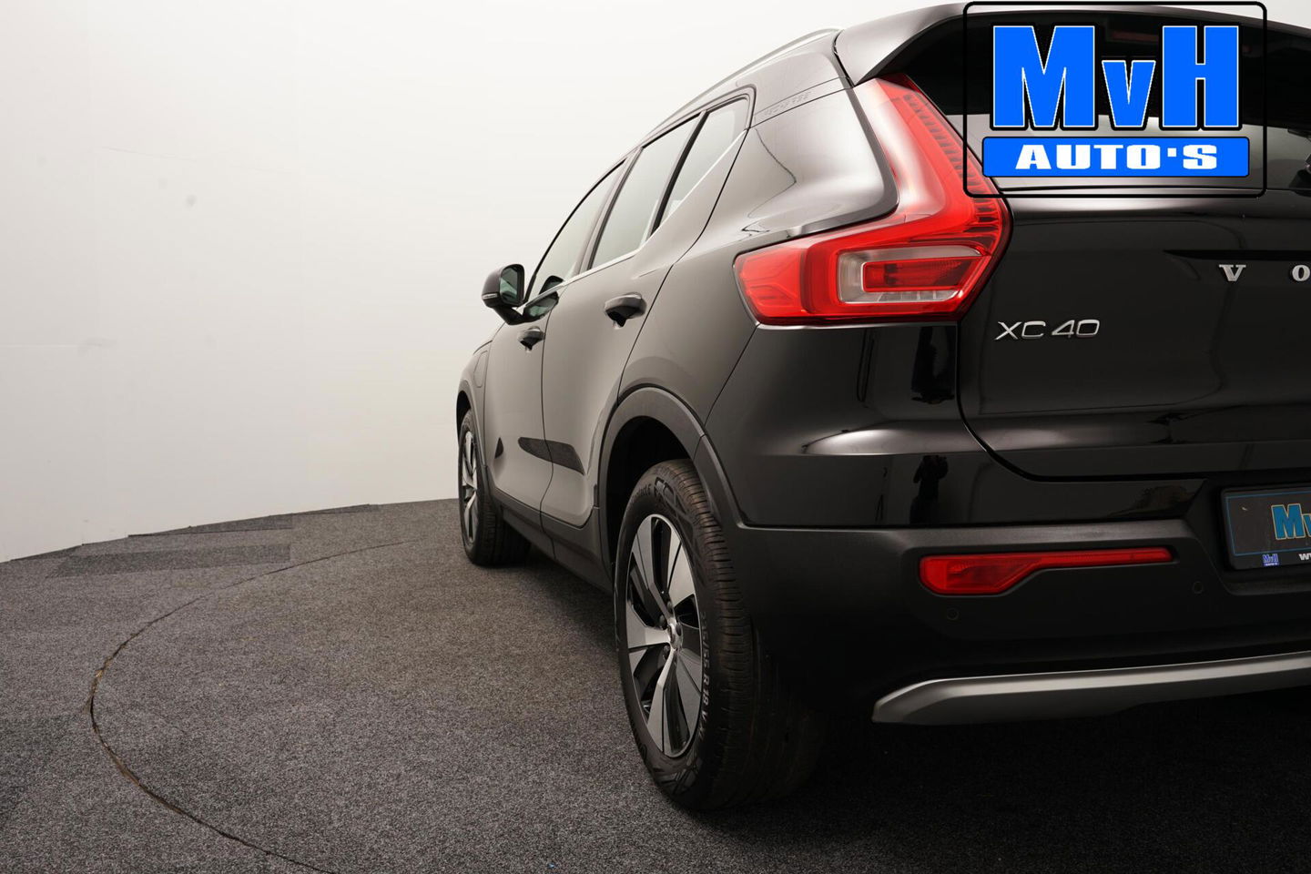 Volvo XC40 1.5 T5 Recharge Inscription Expression|TREKH|LED