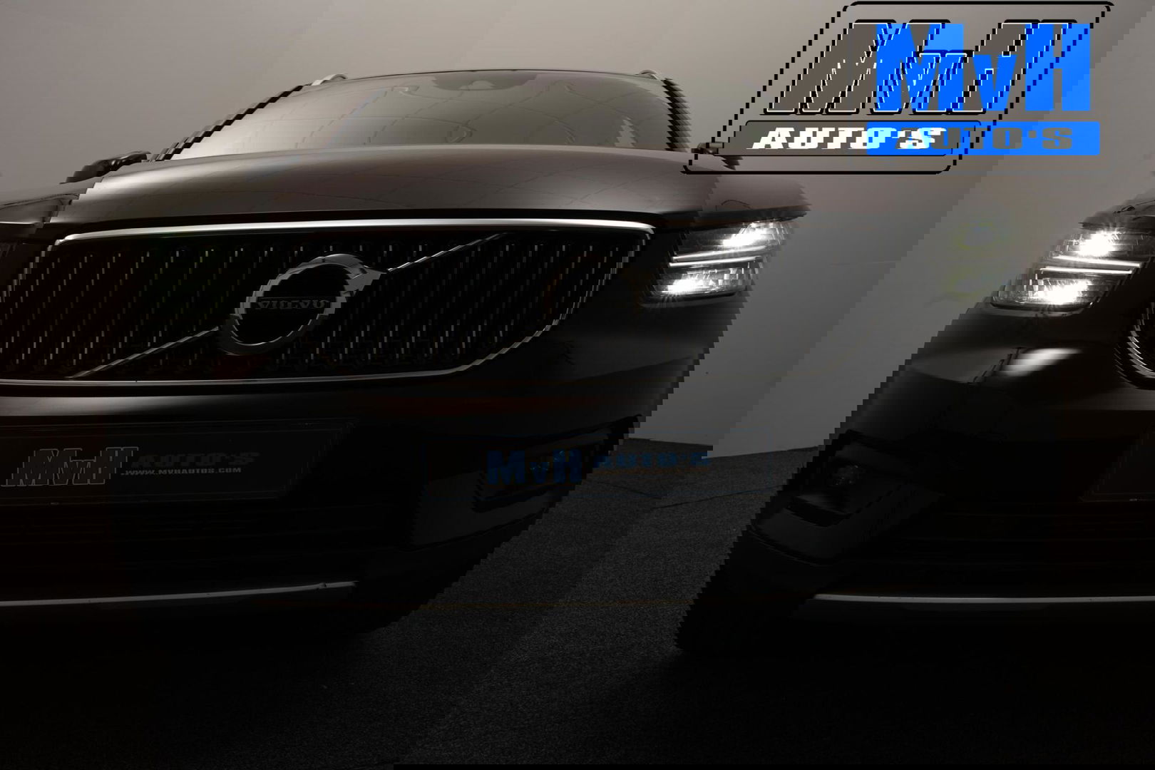 Volvo XC40 1.5 T5 Recharge Inscription Expression|TREKH|LED