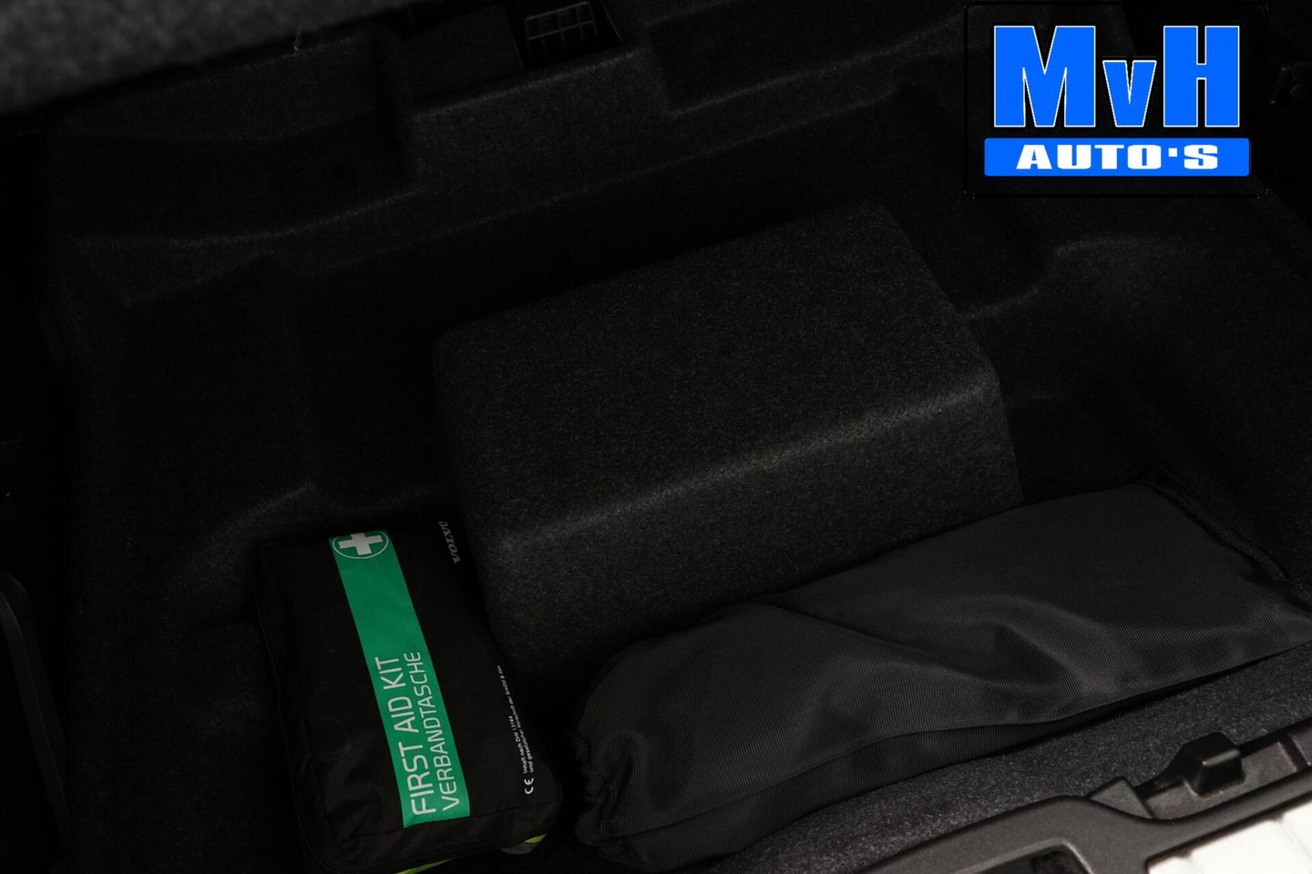 Volvo XC40 1.5 T5 Recharge R-Design|STOEL/STUUR.VERW|CAMERA