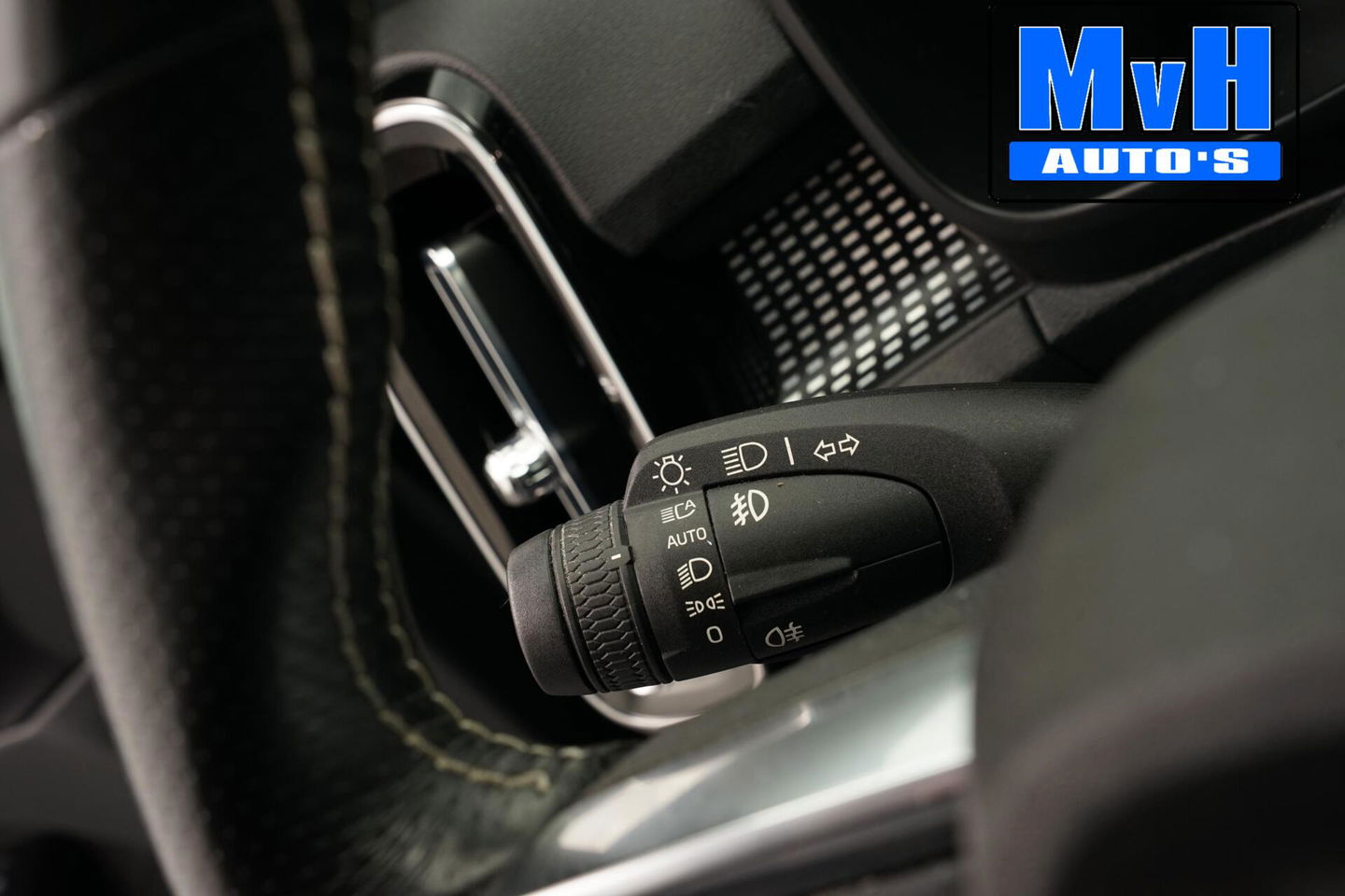 Volvo XC40 1.5 T5 Recharge R-Design|PANO|STOEL/STUUR.VERW