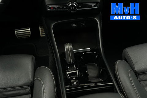 Volvo XC40 1.5 T5 Recharge R-Design|PANO|STOEL/STUUR.VERW