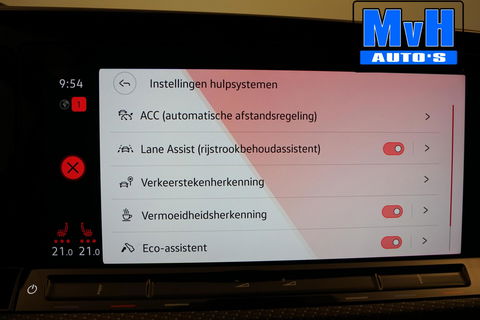 Volkswagen Golf 1.5 eTSI R-Line|PANO|IQ-LIGHT|SPORTSTOEL|LUXE!