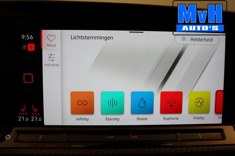 Volkswagen Golf 1.5 eTSI R-Line|PANO|IQ-LIGHT|SPORTSTOEL|LUXE!