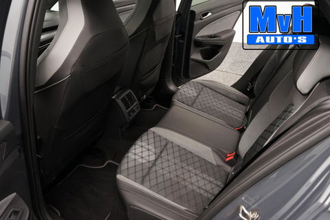 Volkswagen Golf 1.5 eTSI R-Line|PANO|IQ-LIGHT|SPORTSTOEL|LUXE!