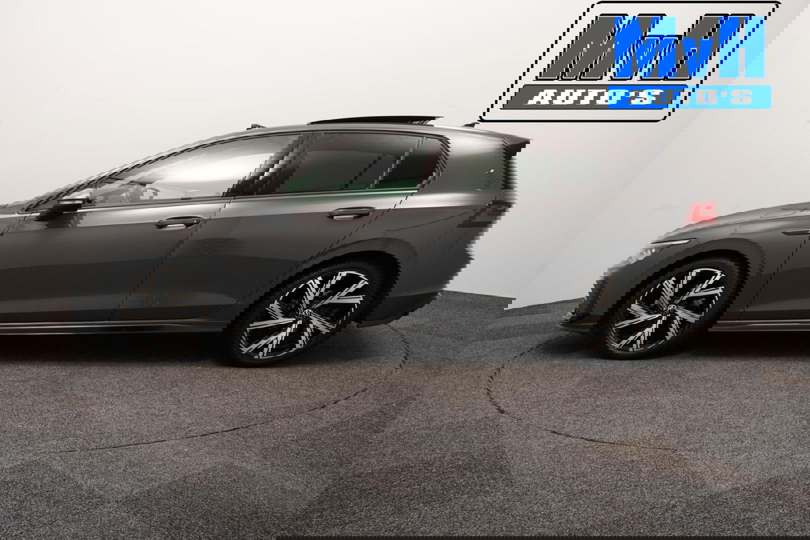 Volkswagen Golf 1.5 eTSI R-Line|PANO|IQ-LIGHT|SPORTSTOEL|LUXE!