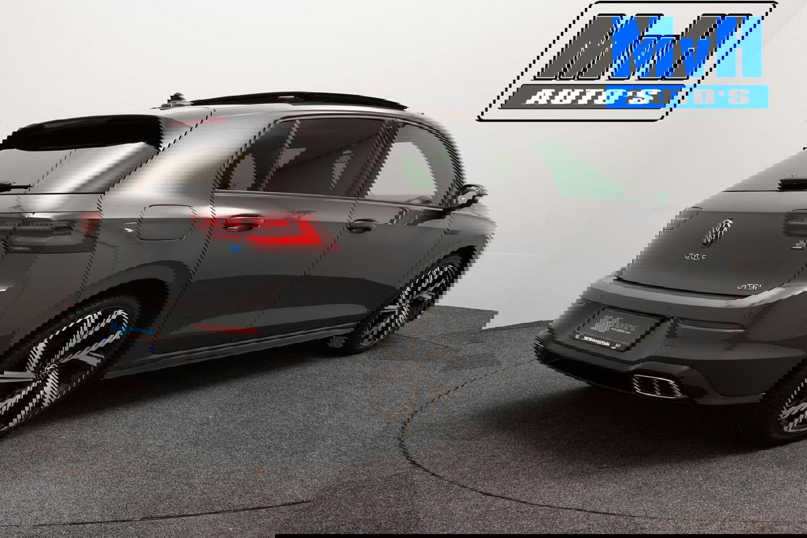 Volkswagen Golf 1.5 eTSI R-Line|PANO|IQ-LIGHT|SPORTSTOEL|LUXE!