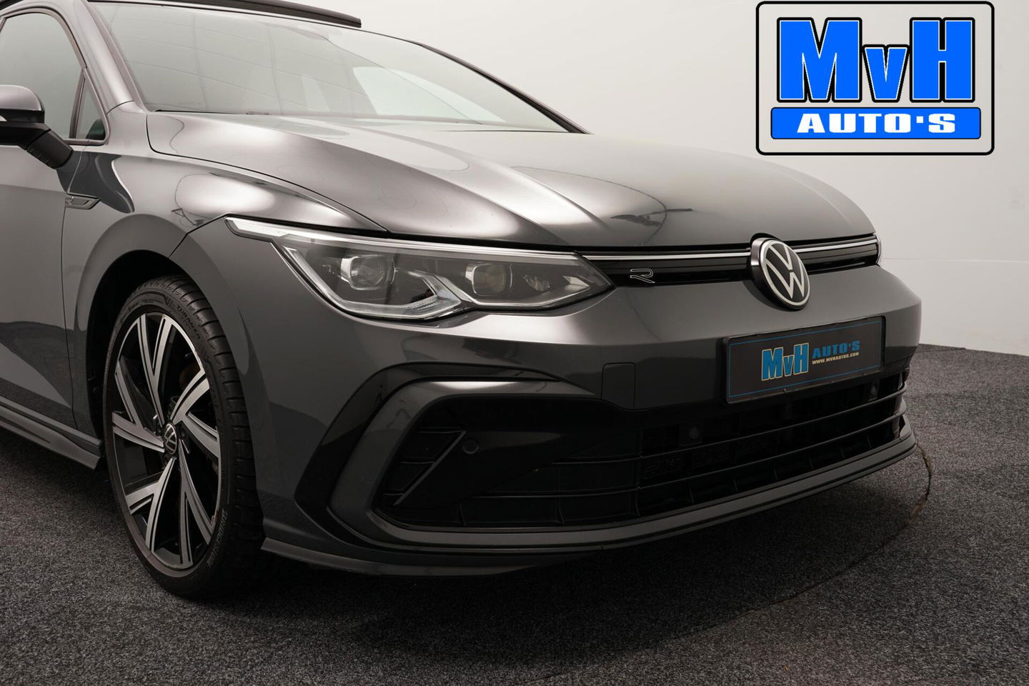 Volkswagen Golf 1.5 eTSI R-Line|PANO|IQ-LIGHT|SPORTSTOEL|LUXE!