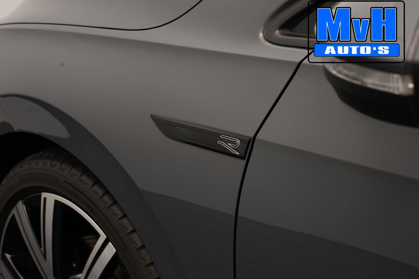 Volkswagen Golf 1.5 eTSI R-Line|PANO|IQ-LIGHT|SPORTSTOEL|LUXE!