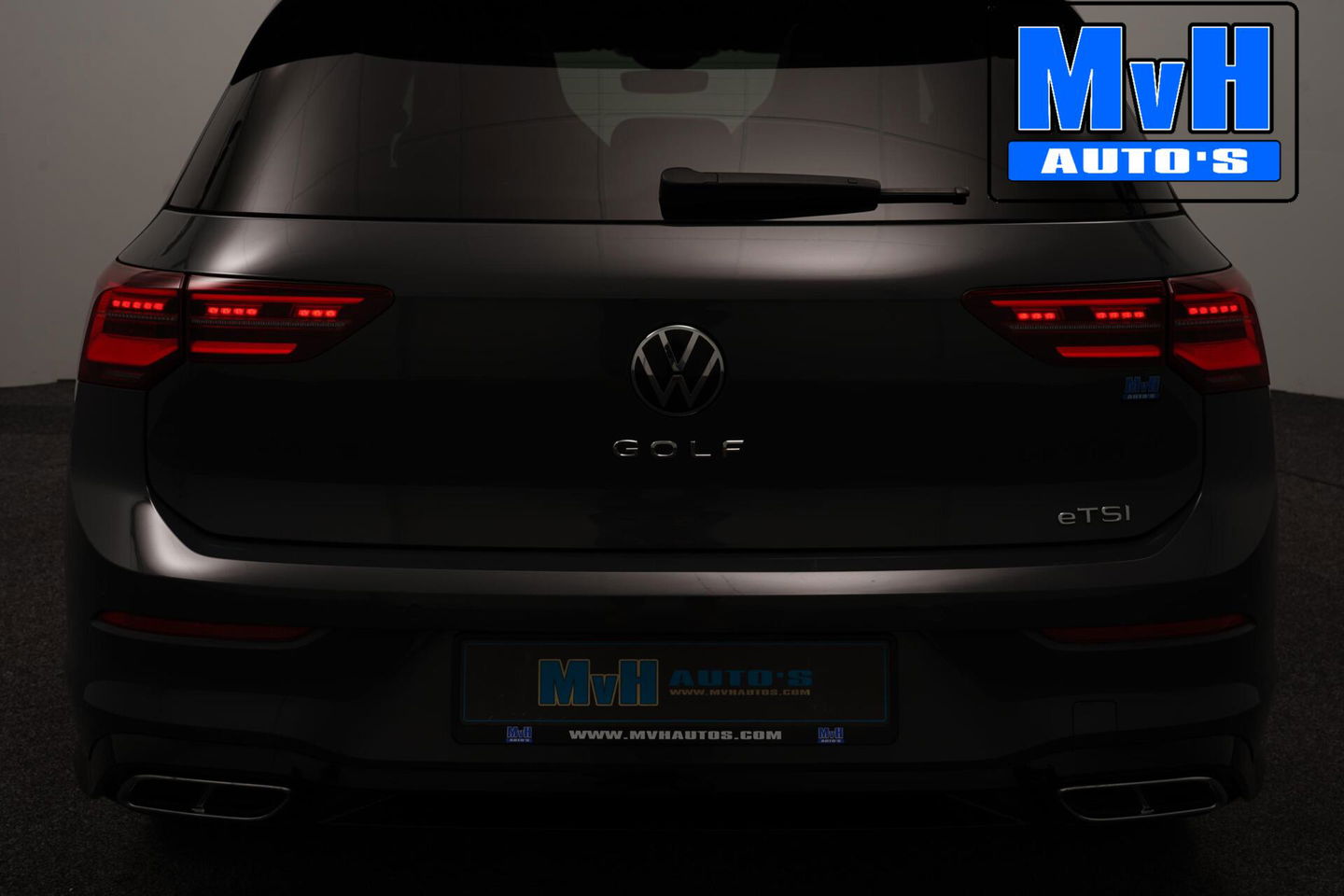 Volkswagen Golf 1.5 eTSI R-Line|PANO|IQ-LIGHT|SPORTSTOEL|LUXE!