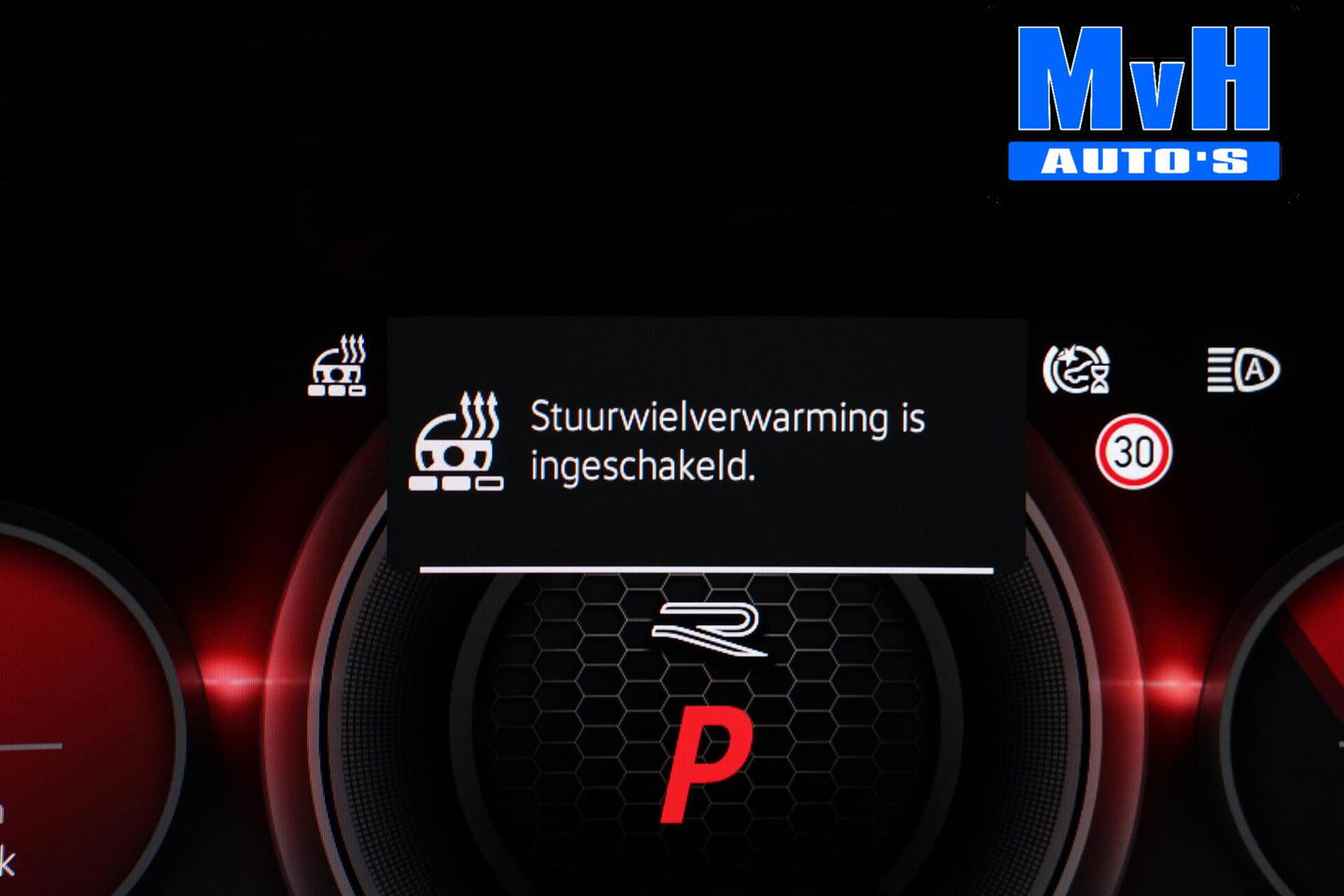 Volkswagen Golf 1.5 eTSI R-Line|PANO|IQ-LIGHT|SPORTSTOEL|LUXE!