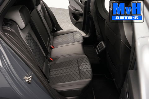 Volkswagen Golf 1.5 eTSI R-Line|PANO|IQ-LIGHT|SPORTSTOEL|LUXE!