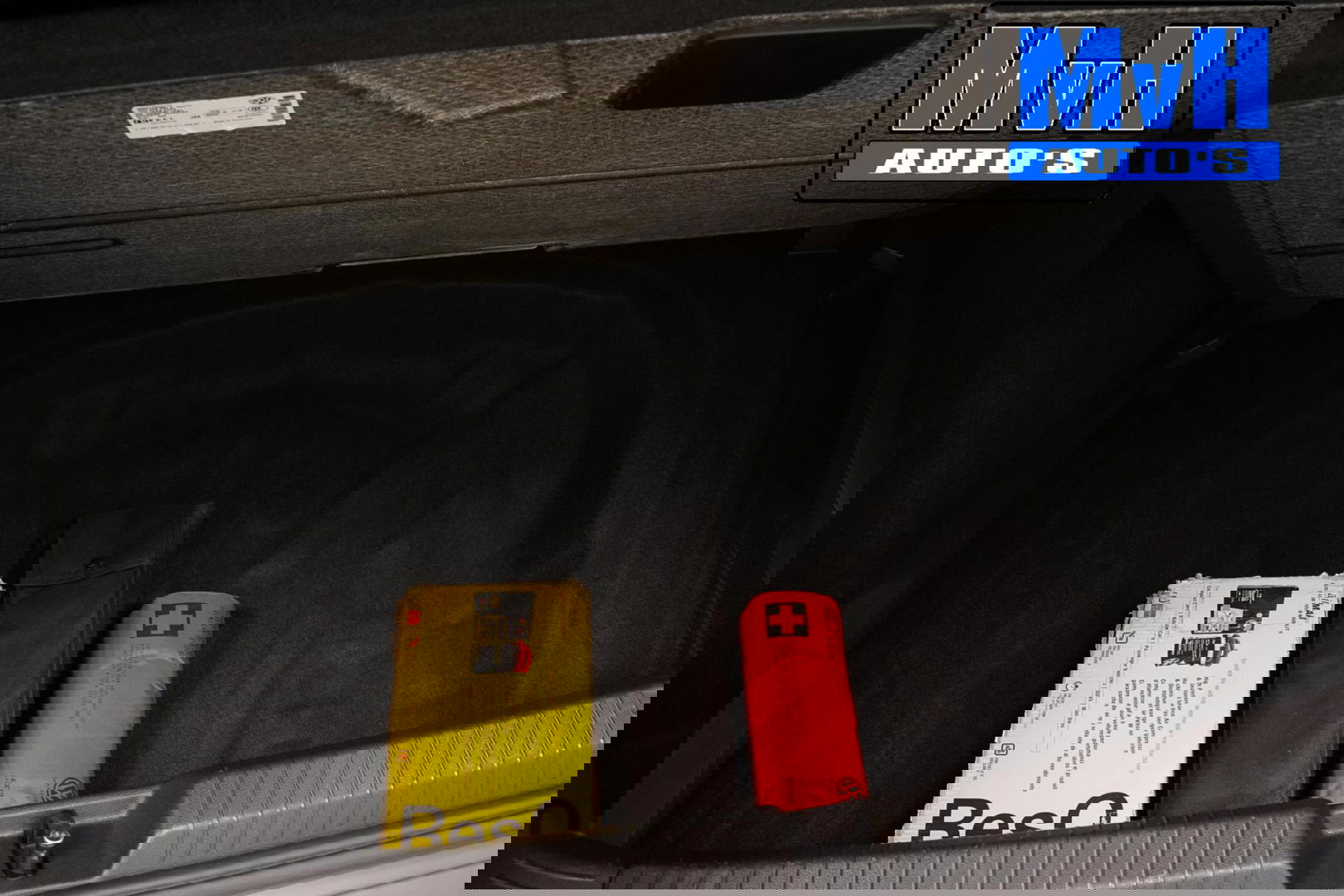 Volkswagen Golf 1.5 eTSI R-Line|PANO|IQ-LIGHT|SPORTSTOEL|LUXE!