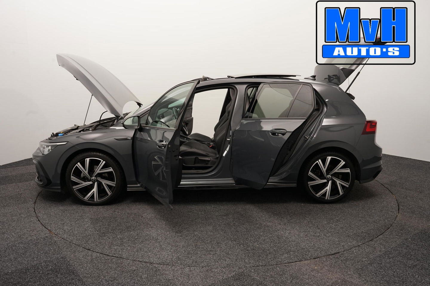 Volkswagen Golf 1.5 eTSI R-Line|PANO|IQ-LIGHT|SPORTSTOEL|LUXE!