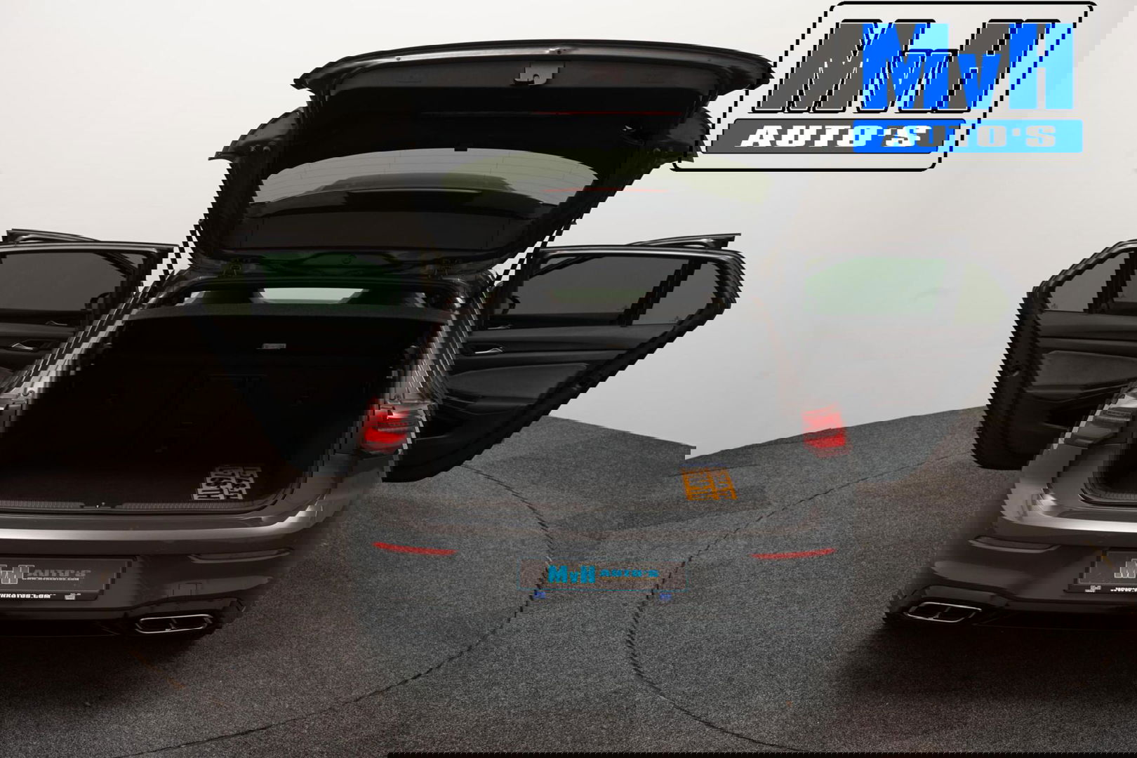 Volkswagen Golf 1.5 eTSI R-Line|PANO|IQ-LIGHT|SPORTSTOEL|LUXE!