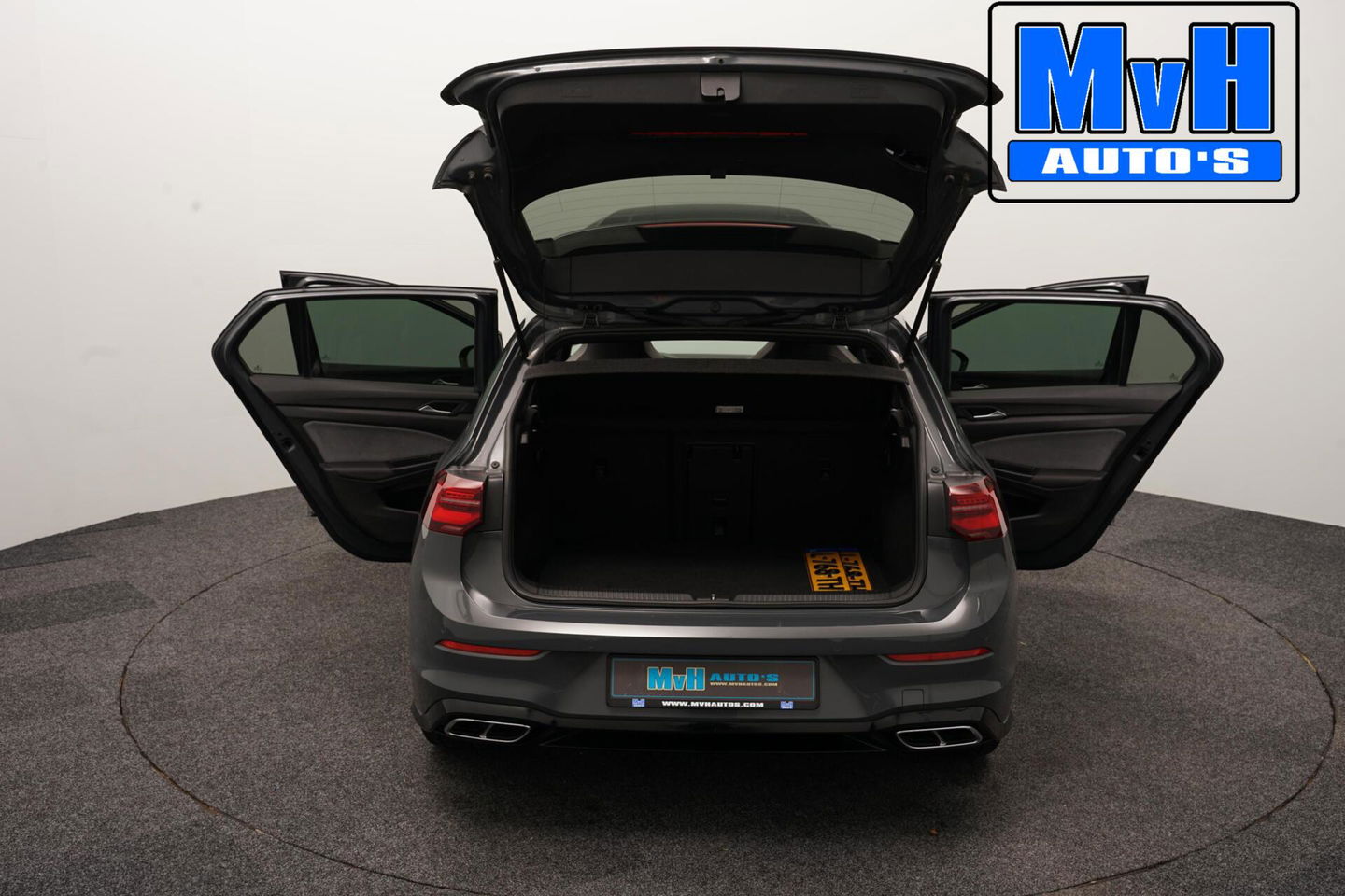 Volkswagen Golf 1.5 eTSI R-Line|PANO|IQ-LIGHT|SPORTSTOEL|LUXE!