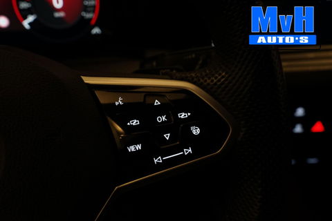 Volkswagen Golf 1.5 eTSI R-Line|PANO|IQ-LIGHT|SPORTSTOEL|LUXE!