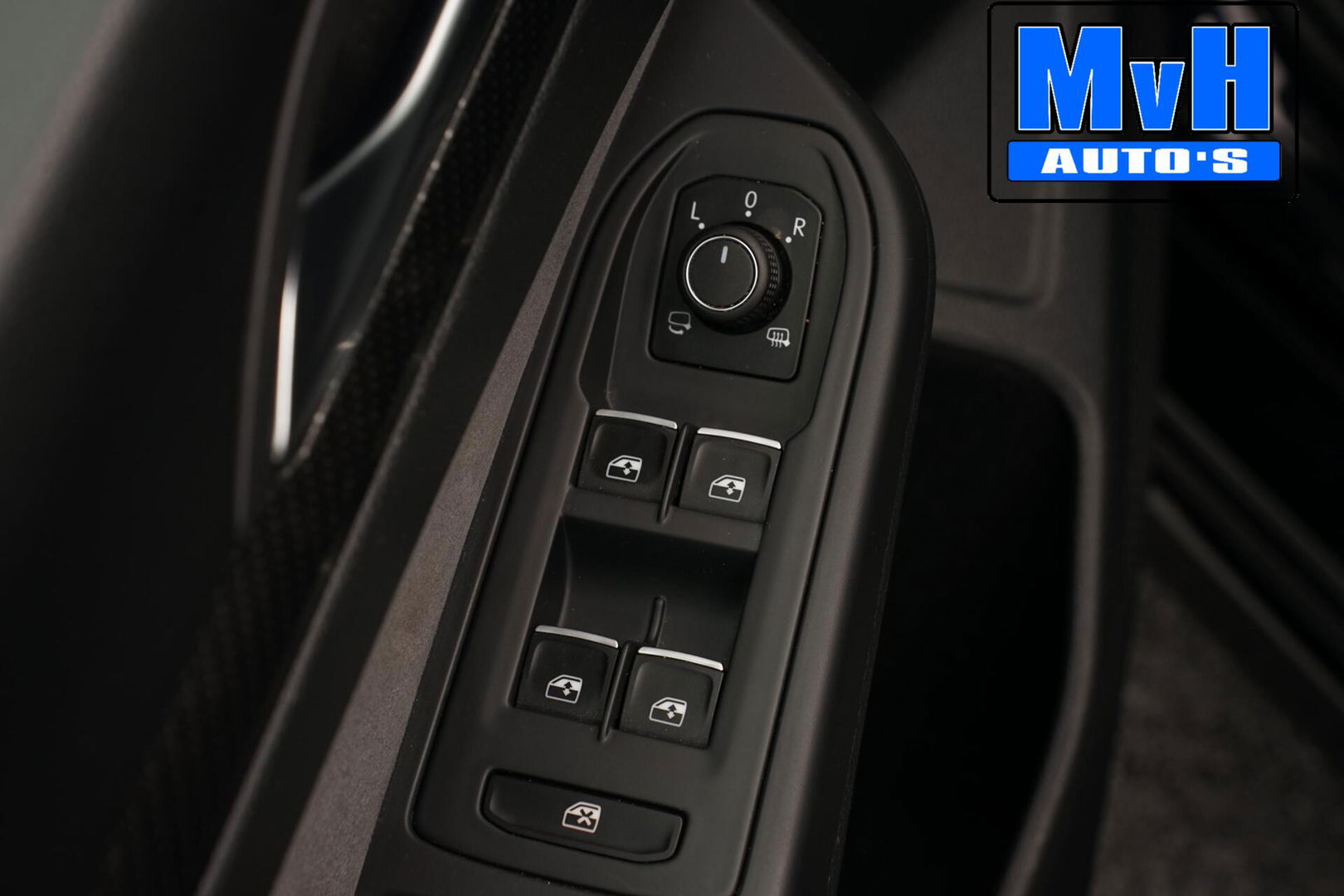 Volkswagen Golf 1.5 eTSI R-Line|SPORTSTOEL|LUXE|LED|