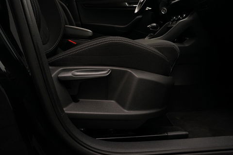 Škoda Karoq 1.5 TSI ACT Sportline Business|LUXE|CAMERA|TREKH|LED