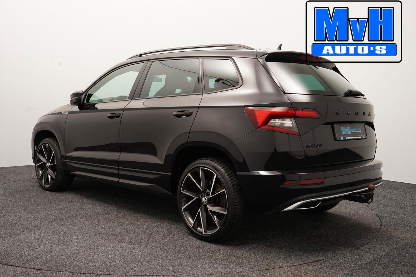 Škoda Karoq 1.5 TSI ACT Sportline Business|LUXE|CAMERA|TREKH|LED