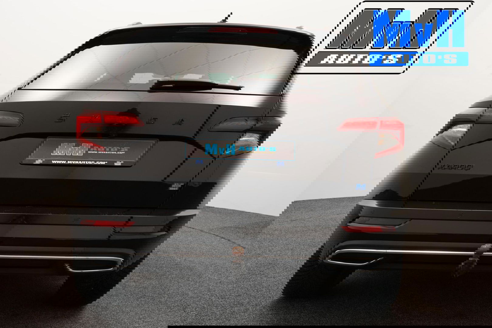 Škoda Karoq 1.5 TSI ACT Sportline Business|LUXE|CAMERA|TREKH|LED