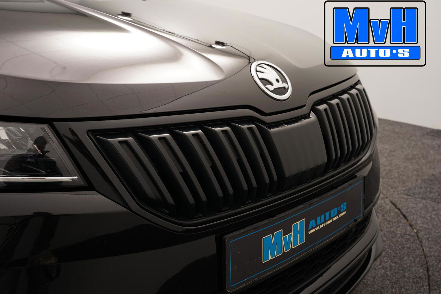 Škoda Karoq 1.5 TSI ACT Sportline Business|LUXE|CAMERA|TREKH|LED