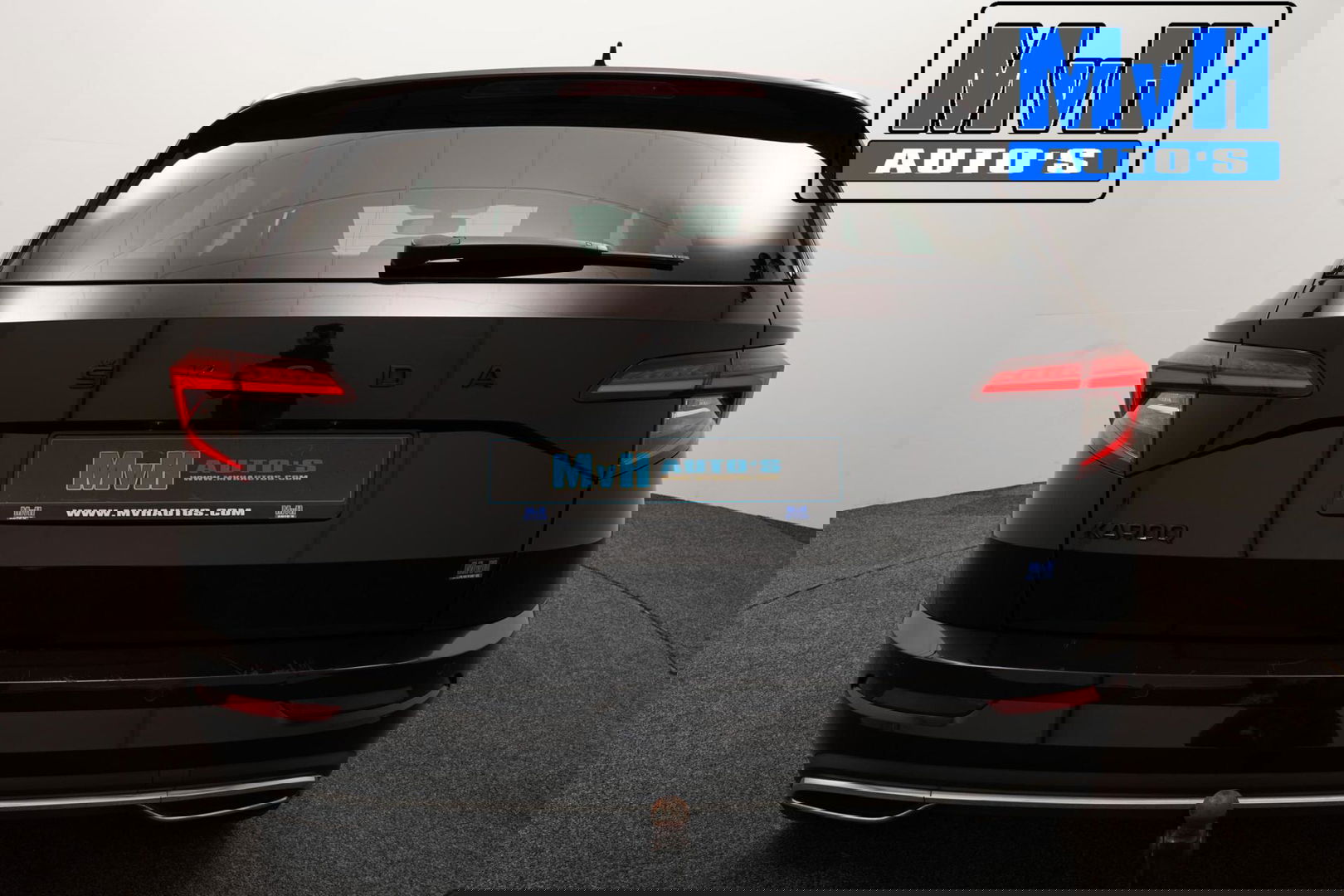 Škoda Karoq 1.5 TSI ACT Sportline Business|LUXE|CAMERA|TREKH|LED