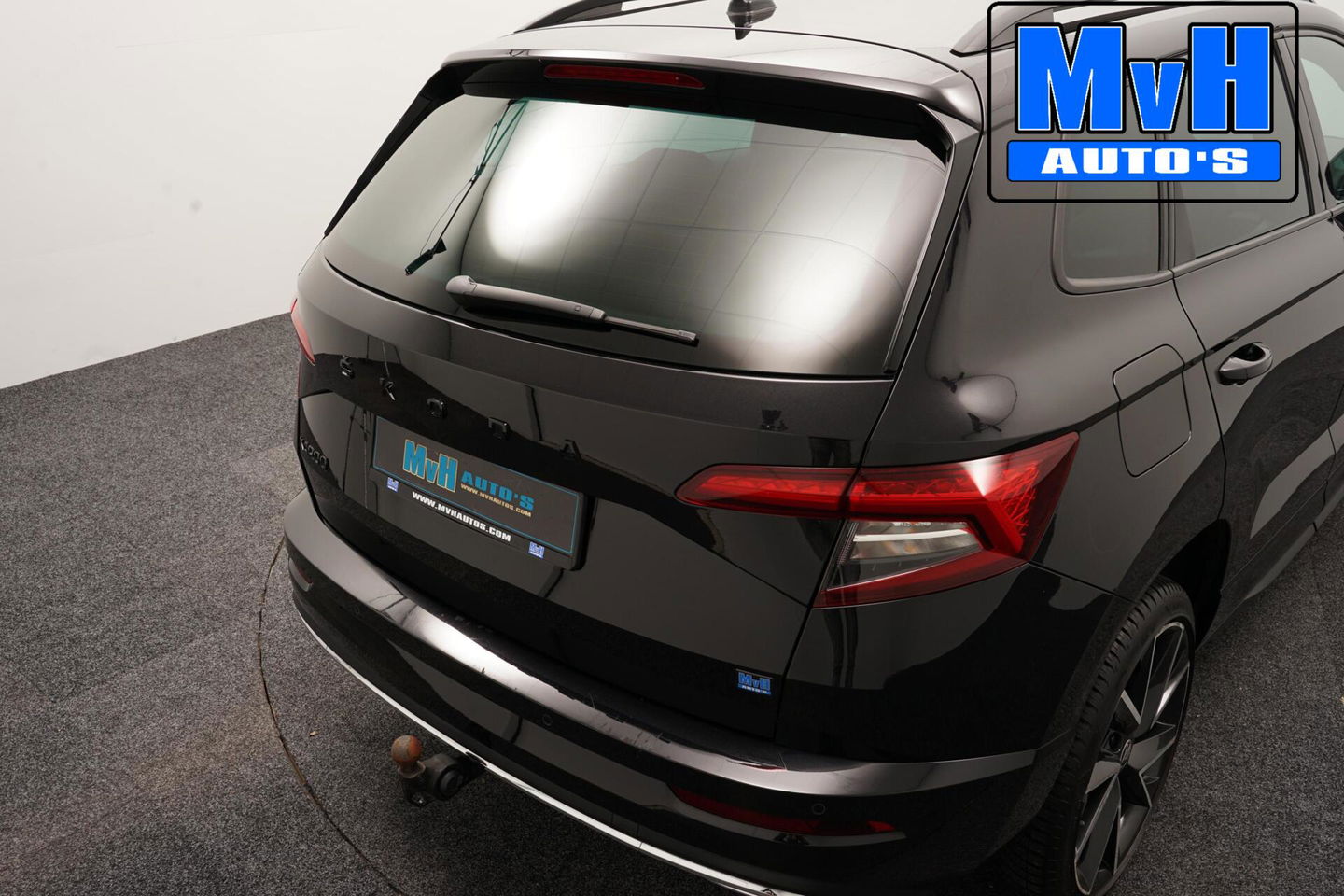 Škoda Karoq 1.5 TSI ACT Sportline Business|LUXE|CAMERA|TREKH|LED