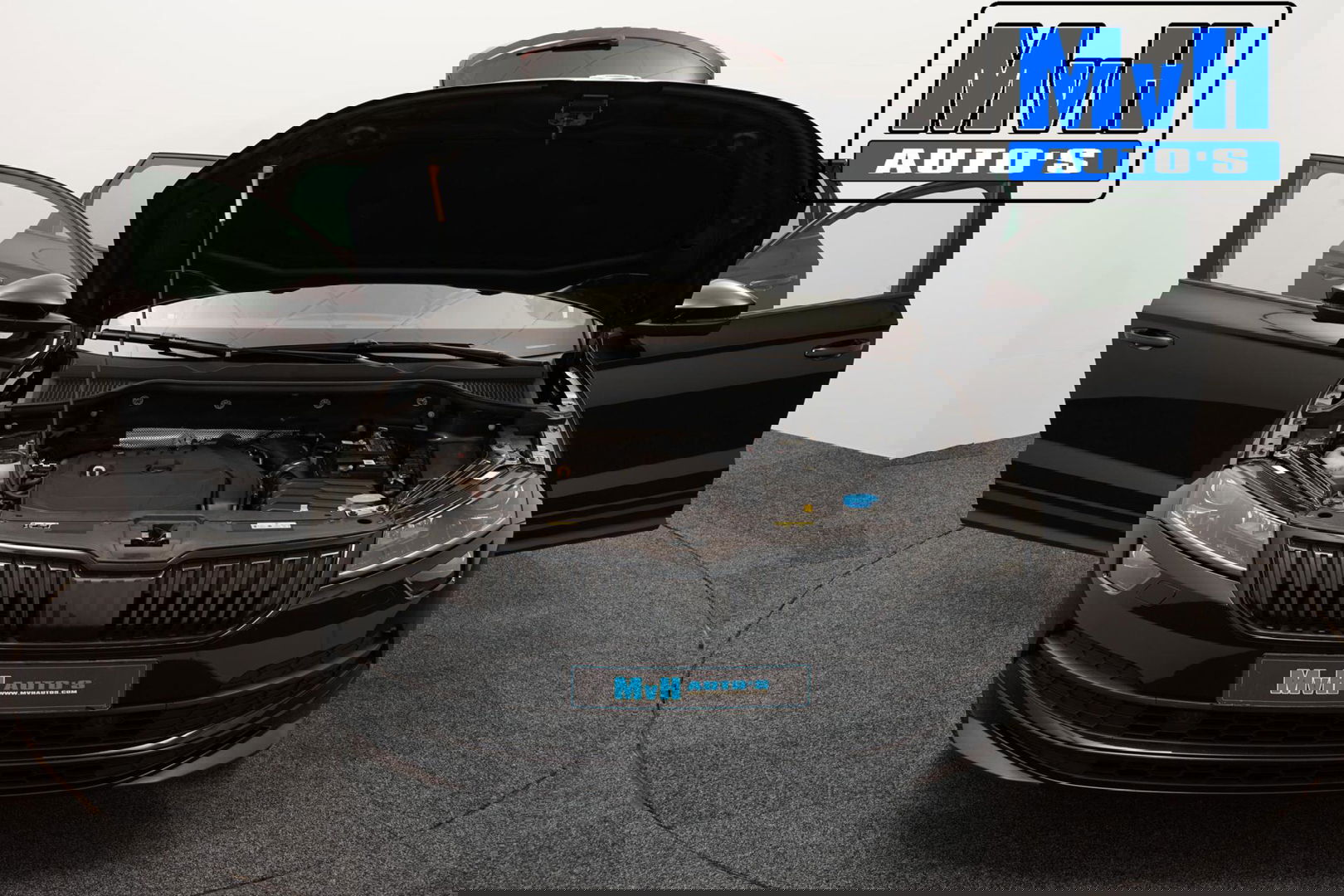 Škoda Karoq 1.5 TSI ACT Sportline Business|LUXE|CAMERA|TREKH|LED