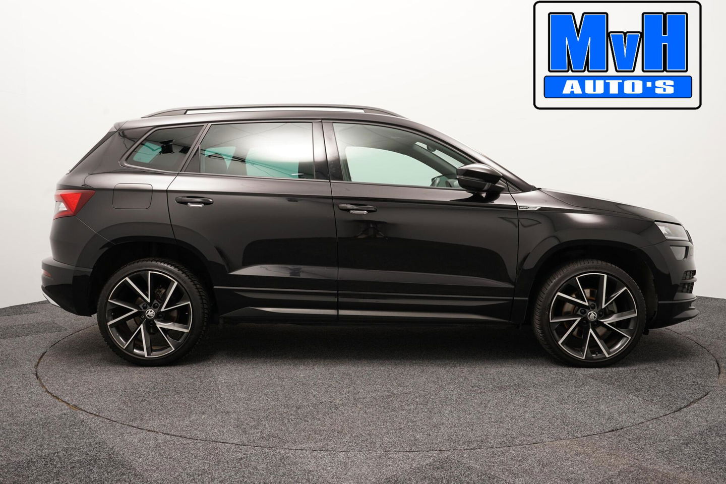 Škoda Karoq 1.5 TSI ACT Sportline Business|LUXE|CAMERA|TREKH|LED