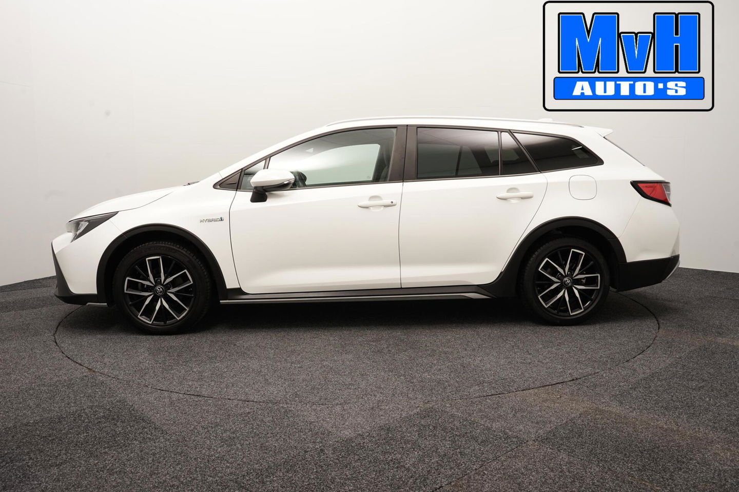 Toyota Corolla Touring Sports 1.8 Hybrid Trek|TREKHAAK|LUXE!