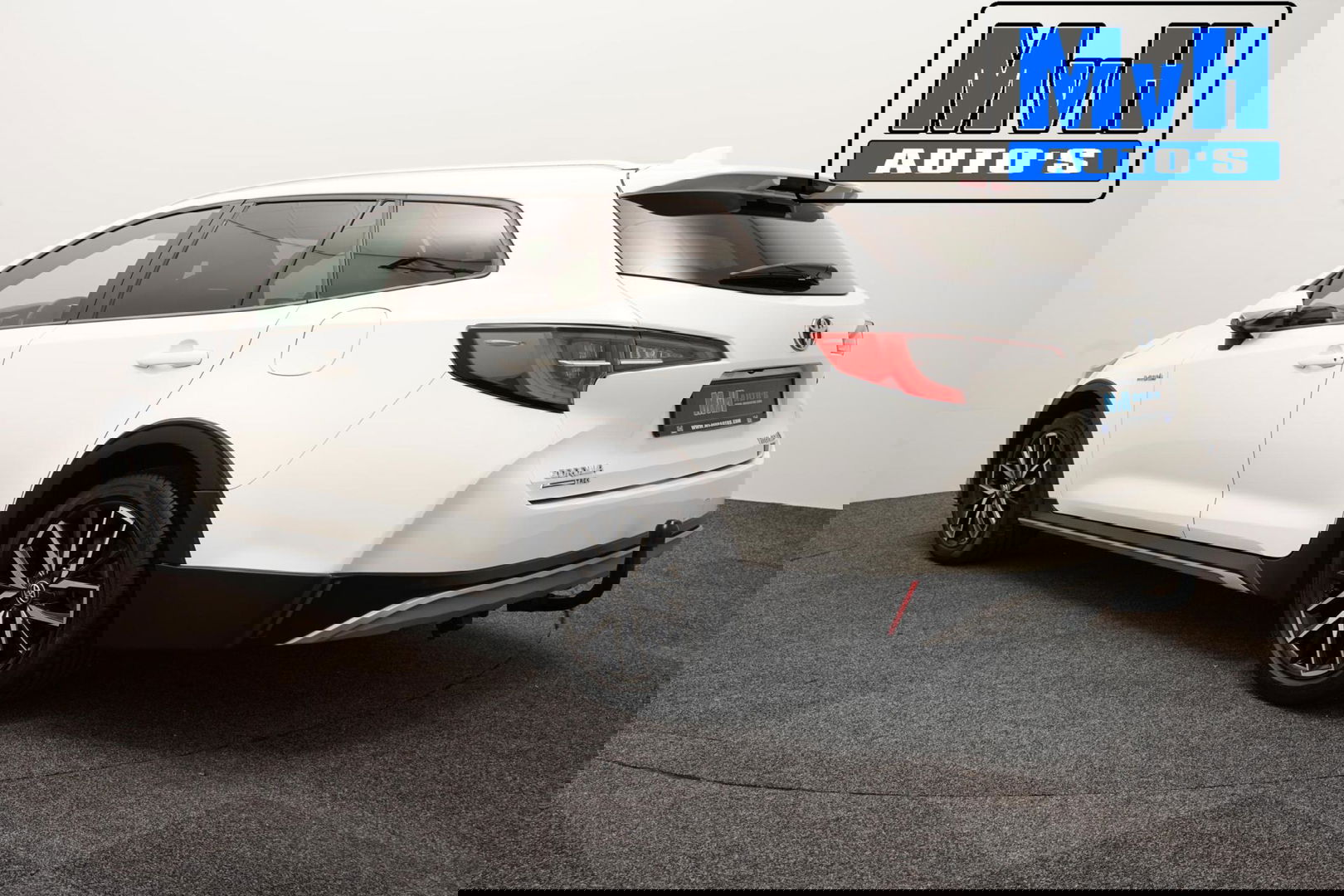 Toyota Corolla Touring Sports 1.8 Hybrid Trek|TREKHAAK|LUXE!