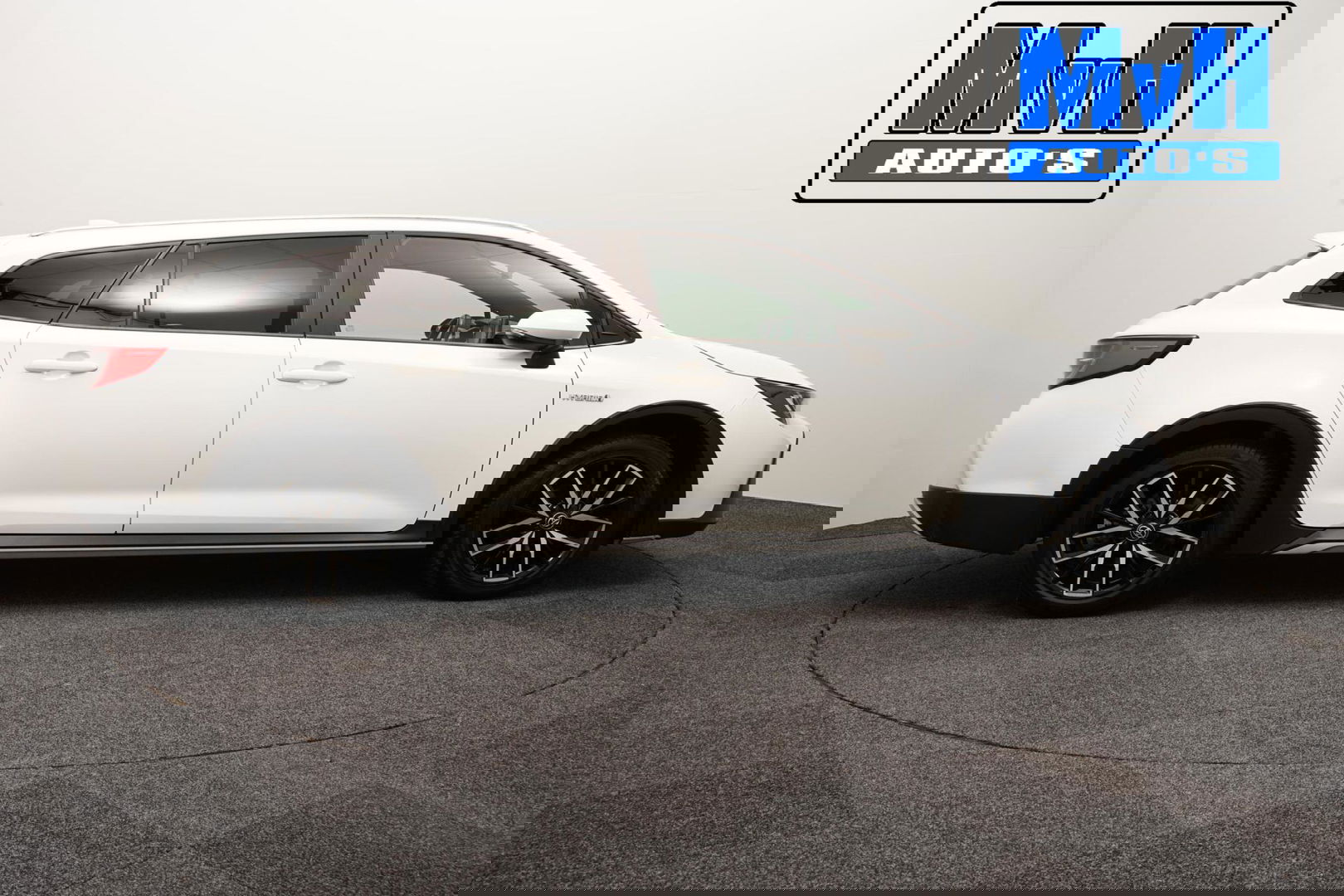 Toyota Corolla Touring Sports 1.8 Hybrid Trek|TREKHAAK|LUXE!