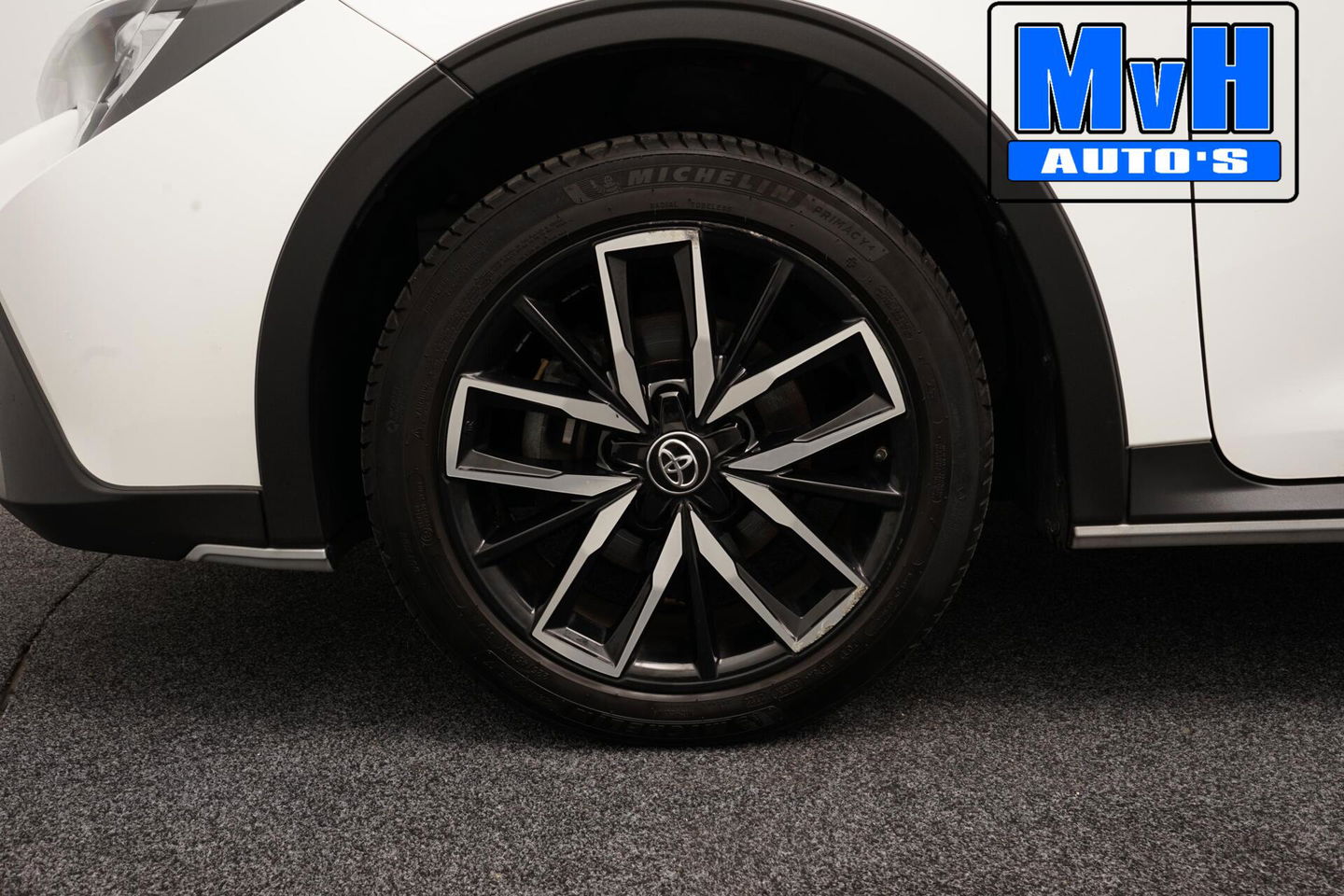 Toyota Corolla Touring Sports 1.8 Hybrid Trek|TREKHAAK|LUXE!