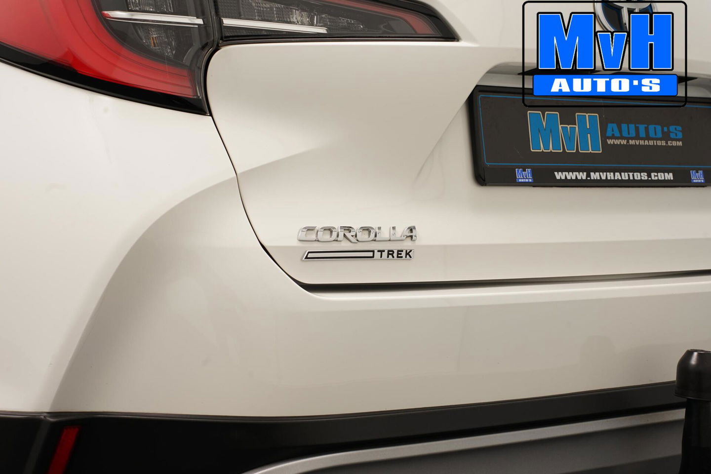 Toyota Corolla Touring Sports 1.8 Hybrid Trek|TREKHAAK|LUXE!