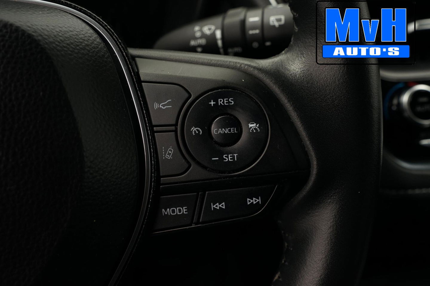 Toyota Corolla Touring Sports 1.8 Hybrid Trek|TREKHAAK|LUXE!