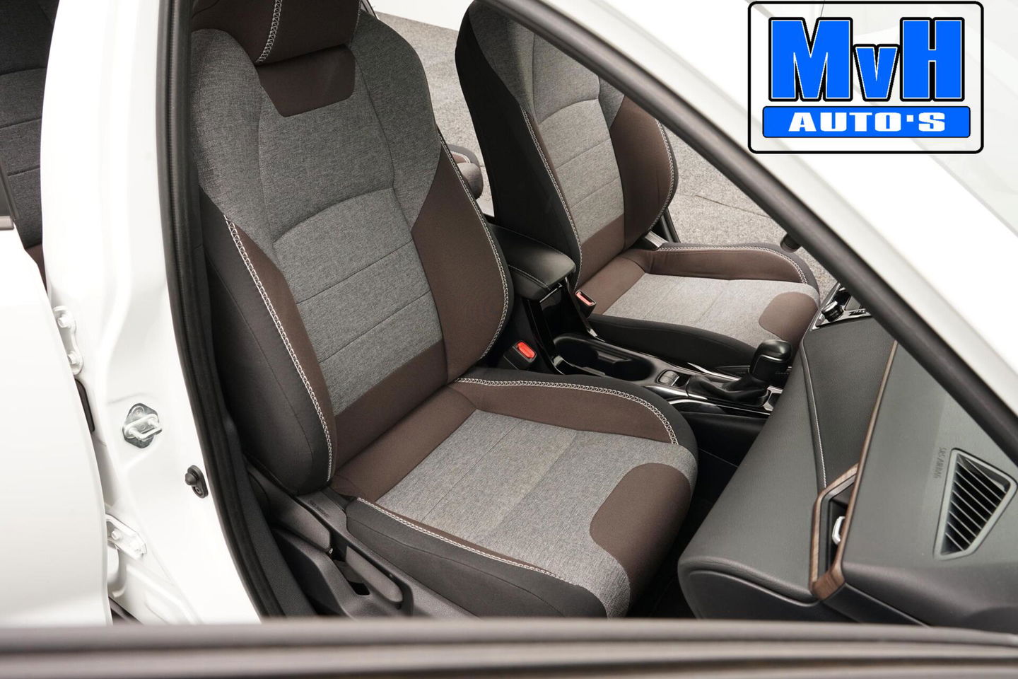 Toyota Corolla Touring Sports 1.8 Hybrid Trek|TREKHAAK|LUXE!