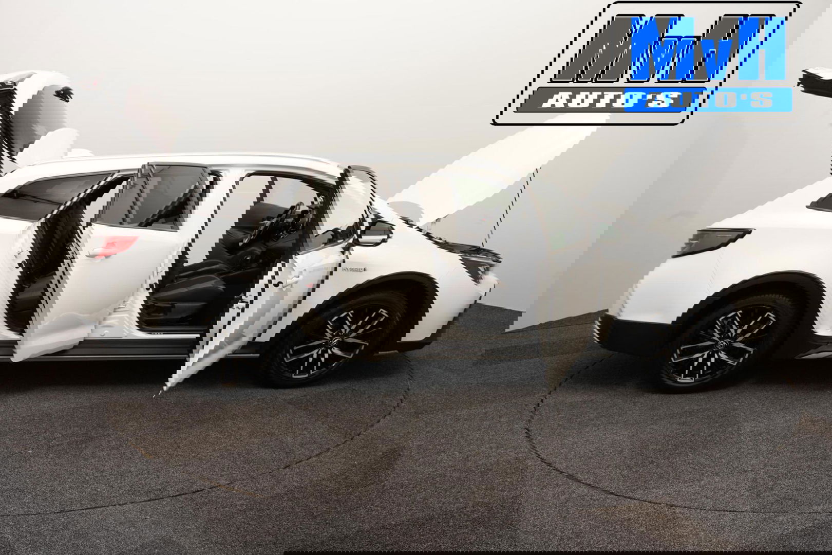 Toyota Corolla Touring Sports 1.8 Hybrid Trek|TREKHAAK|LUXE!