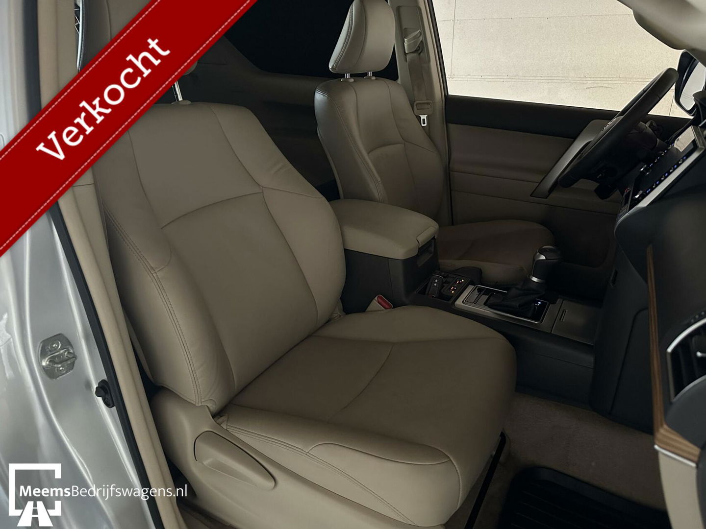 Toyota Land Cruiser 2.8 D-4D-F Professional - CARPLAY UNIEK!