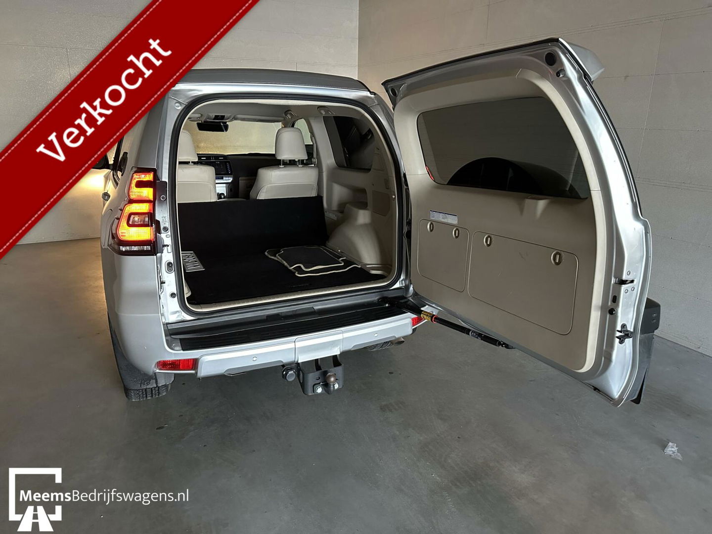 Toyota Land Cruiser 2.8 D-4D-F Professional - CARPLAY UNIEK!