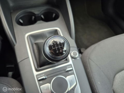 Audi A3 Sportback 1.6 TDI Pro Line|LED, Navi, 18 Inch S-Line