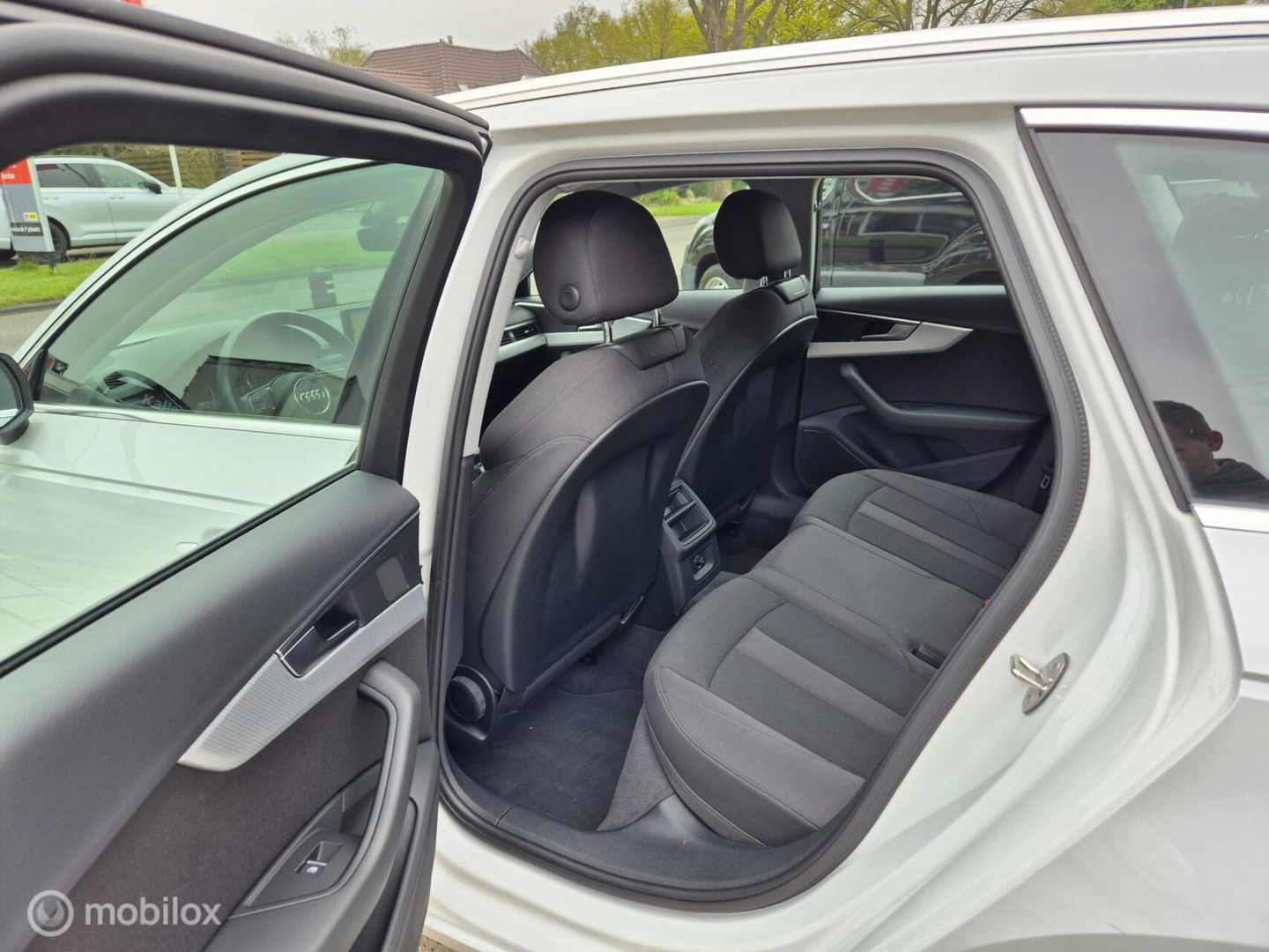 Audi A4 Avant 40 TFSI Design Pro Line Plus, 19 inch, Navi