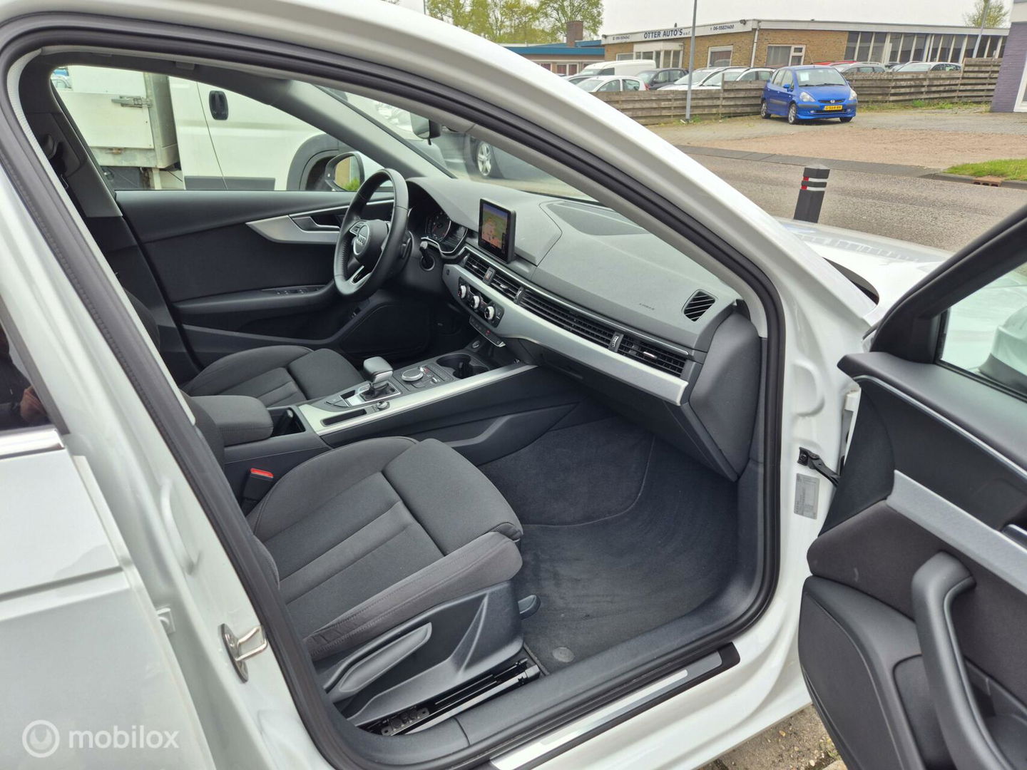 Audi A4 Avant 40 TFSI Design Pro Line Plus, 19 inch, Navi