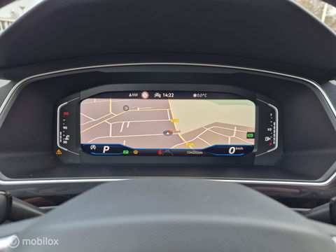 Volkswagen Tiguan 1.5 TSI R-Line, Trekhaak, Dealer onderhoud