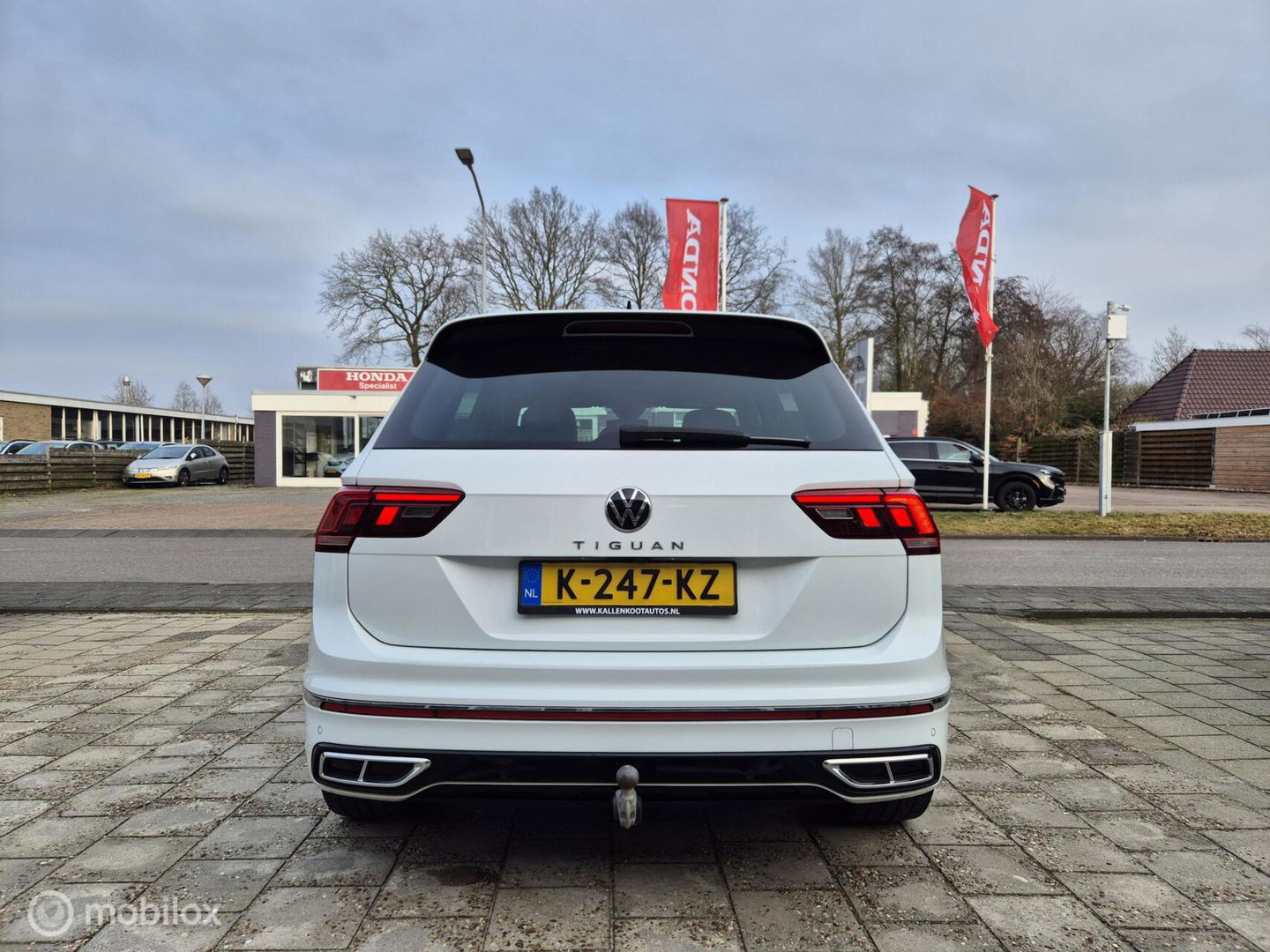 Volkswagen Tiguan 1.5 TSI R-Line, Trekhaak, Dealer onderhoud