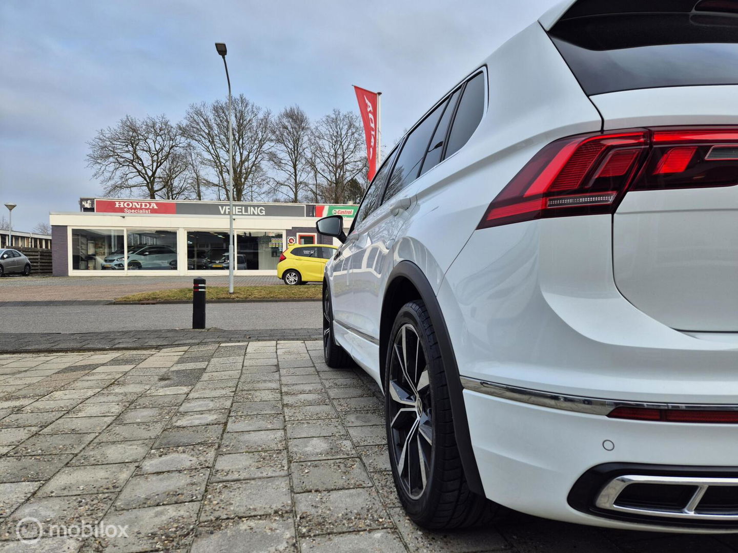 Volkswagen Tiguan 1.5 TSI R-Line, Trekhaak, Dealer onderhoud