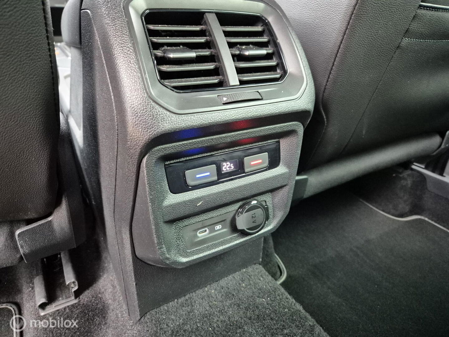 Volkswagen Tiguan 1.5 TSI R-Line, Trekhaak, Dealer onderhoud