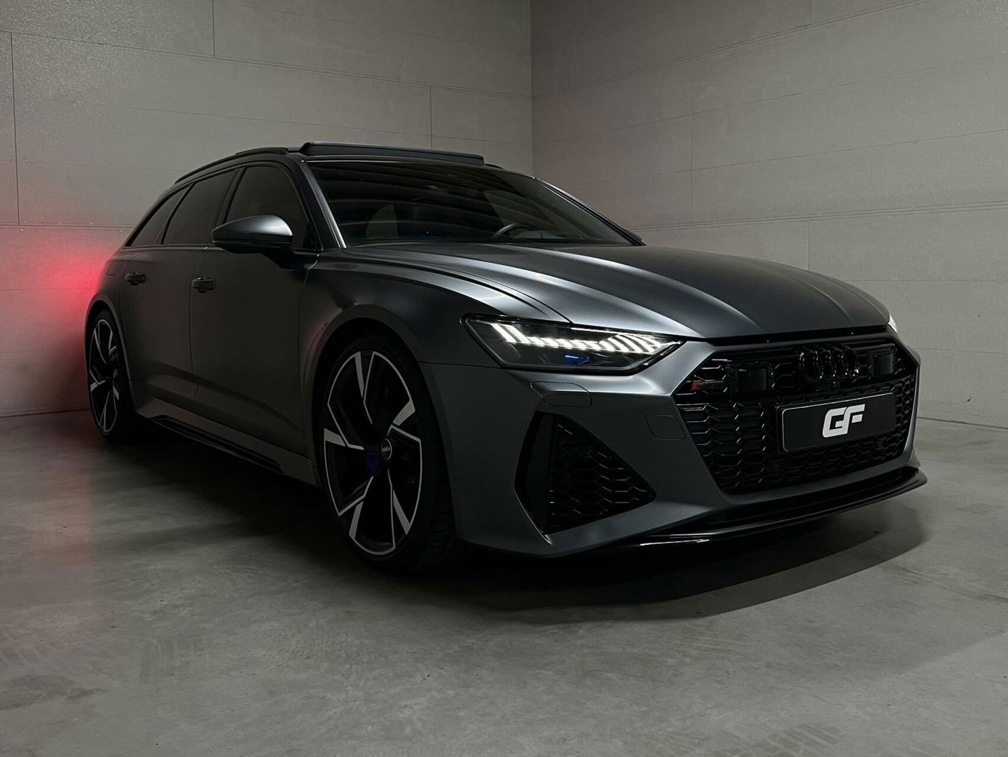 Audi RS6 Avant 4.0 TFSI Quattro Matgrijs Dynamic+ B&O 600PK