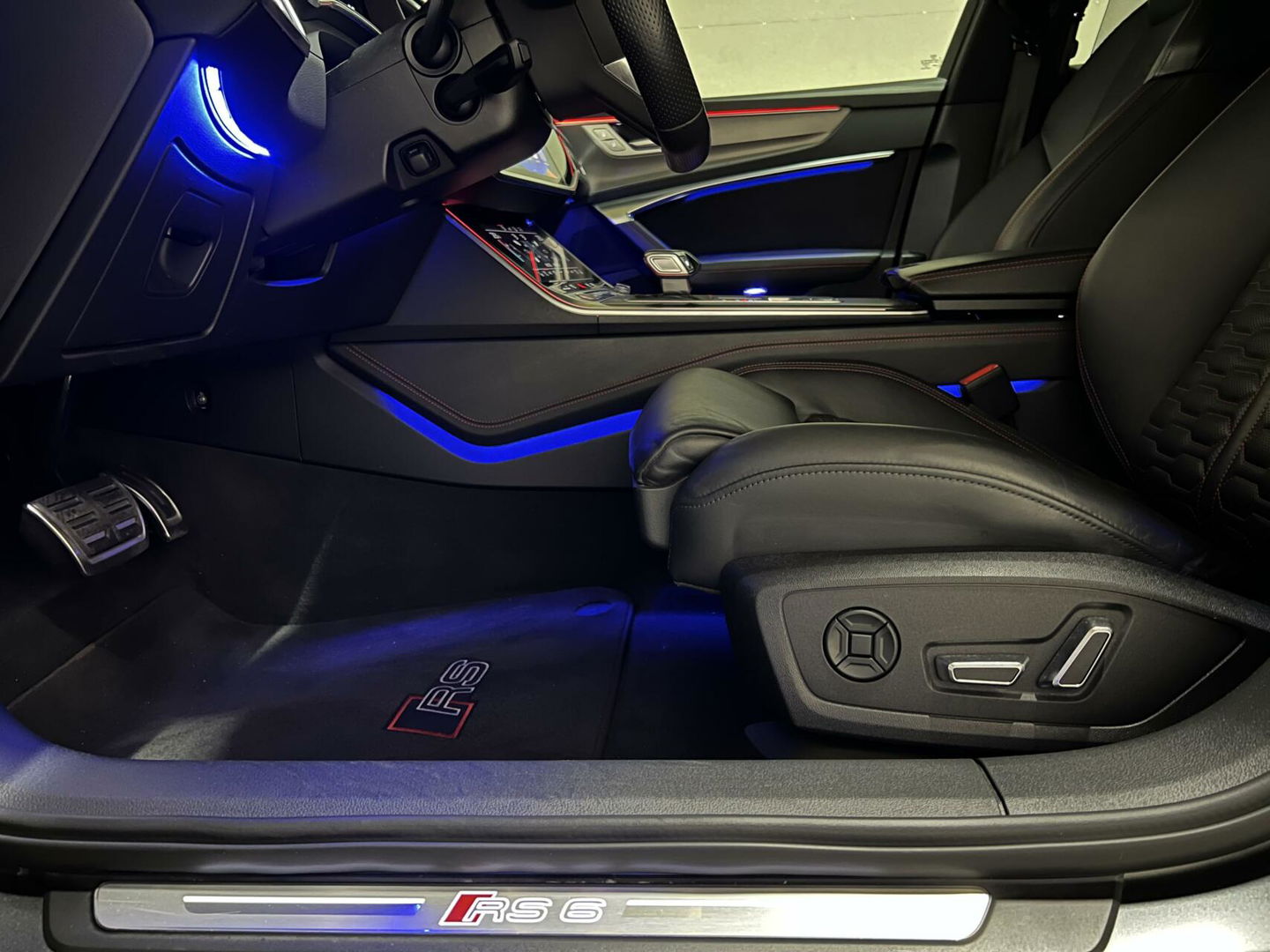 Audi RS6 Avant 4.0 TFSI Quattro Matgrijs Dynamic+ B&O 600PK