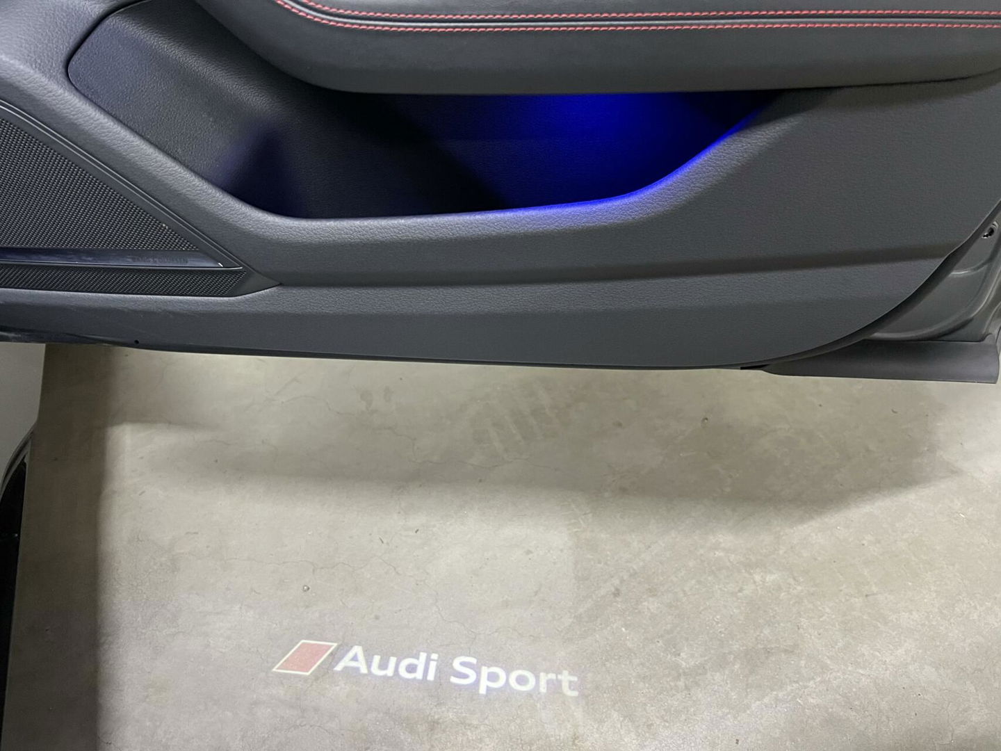 Audi RS6 Avant 4.0 TFSI Quattro Matgrijs Dynamic+ B&O 600PK