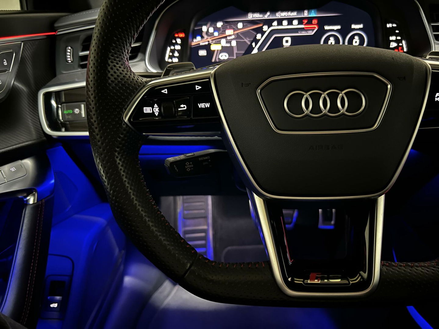 Audi RS6 Avant 4.0 TFSI Quattro Matgrijs Dynamic+ B&O 600PK